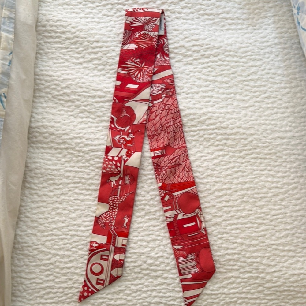 Red and White Patterned Skinny Scarf / Twilly